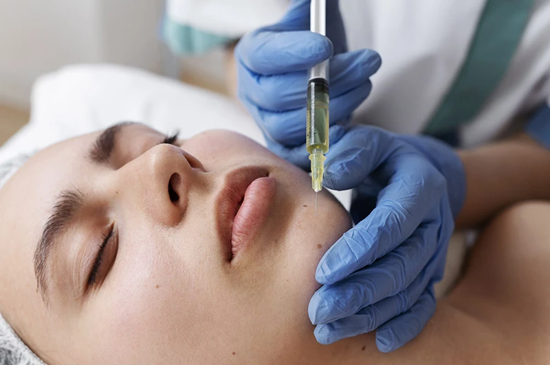 بوتاکس در کلینیک آذین تهران: ایمن، علمی و طبیعی